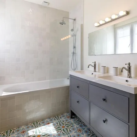 Charme De La De Port Lin By Interhome 別荘 ル・クロワジック