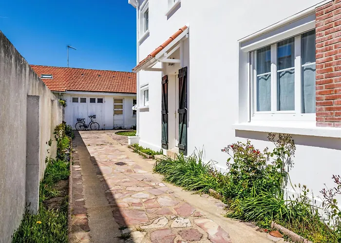 Charme De La De Port Lin By Interhome